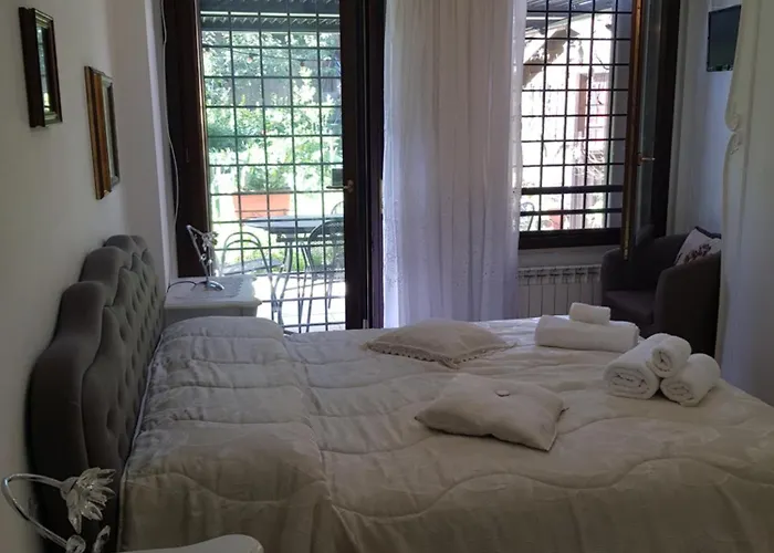 Eur Charme Apt&garden Apartment Rom