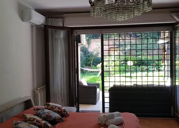 Eur Charme Apt&garden Apartment Rom