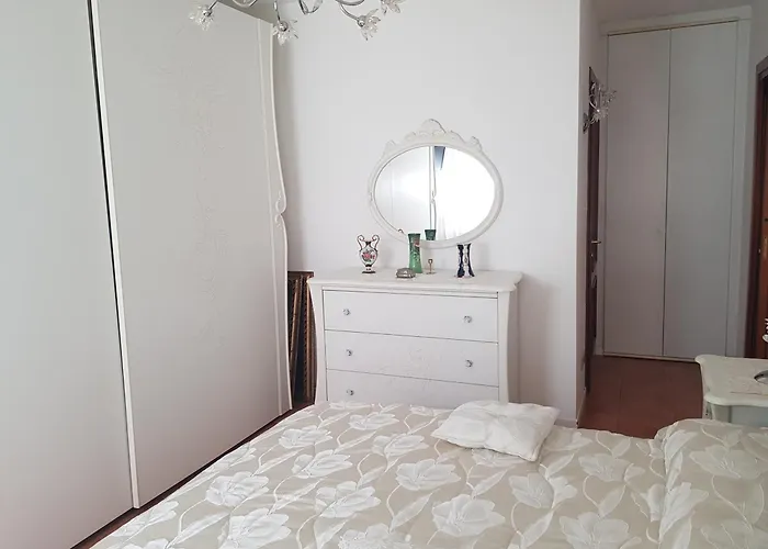 Eur Charme Con Giardino Privato דירה